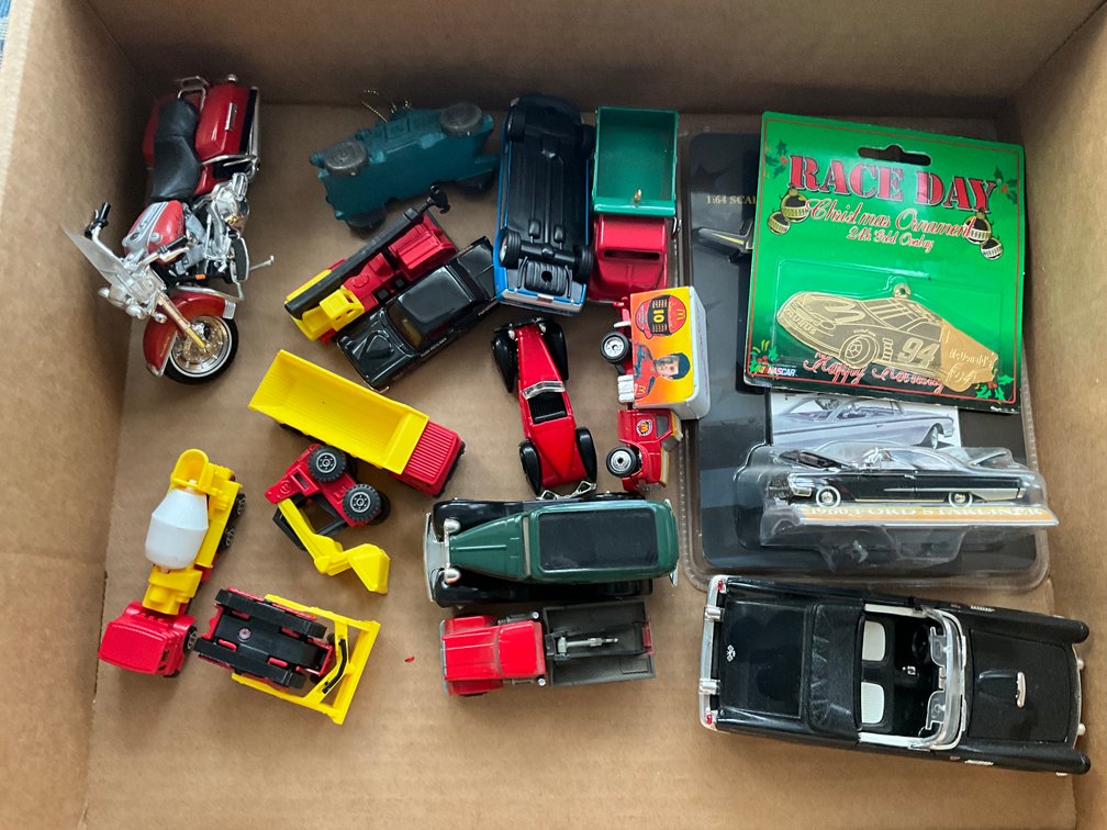 LR- Assorted Toy Vehicles