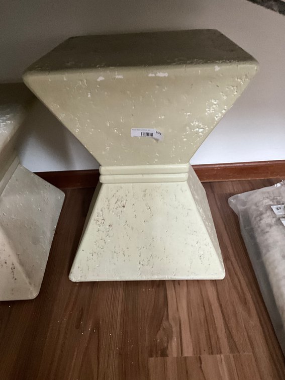 Small Pedestal