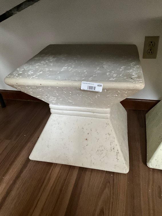 Small Pedestal