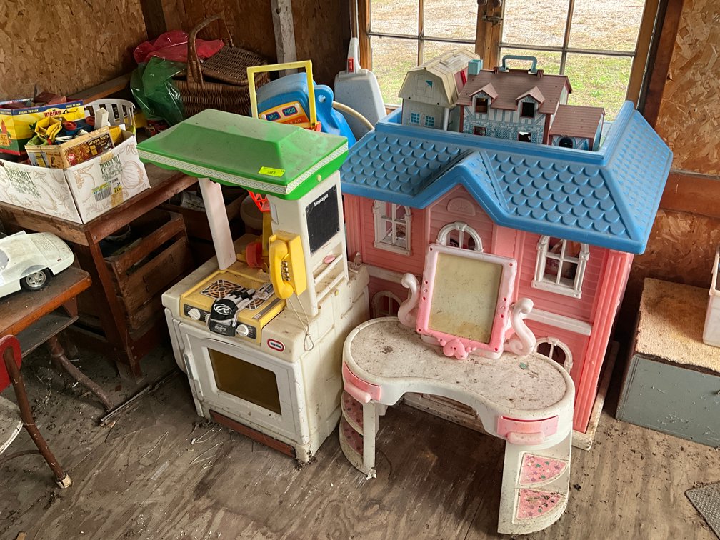 Kid's Playhouse and Toys