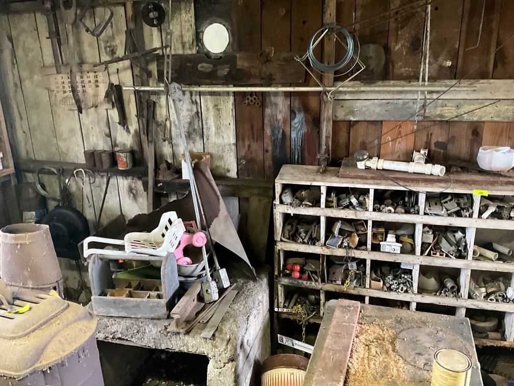 Contents of Wall & Shelving
