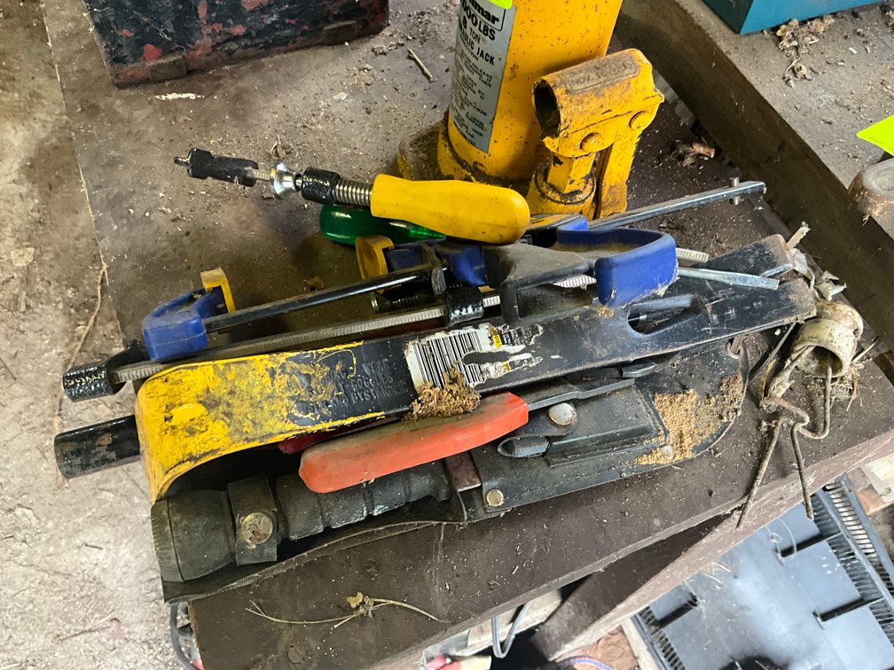 16,000 LBS Hydraulic Jack & Hand Tools