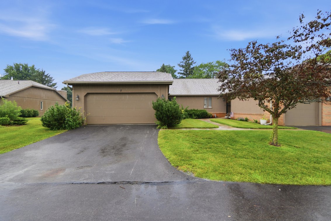 Image for 7 Meadowpond Drive, Perrysburg, OH 43551