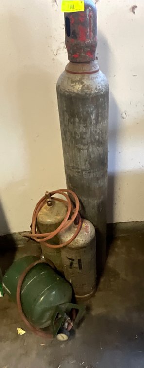 (4) Compressed Gas Cylinders
