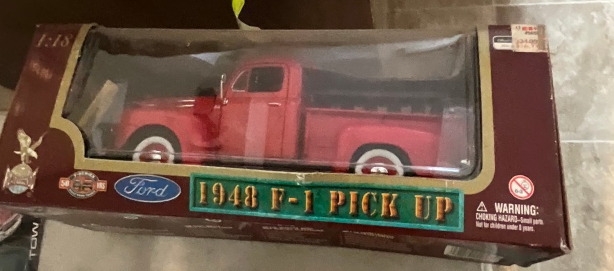Ford 1948 F-1 Pick Up Diecast Model