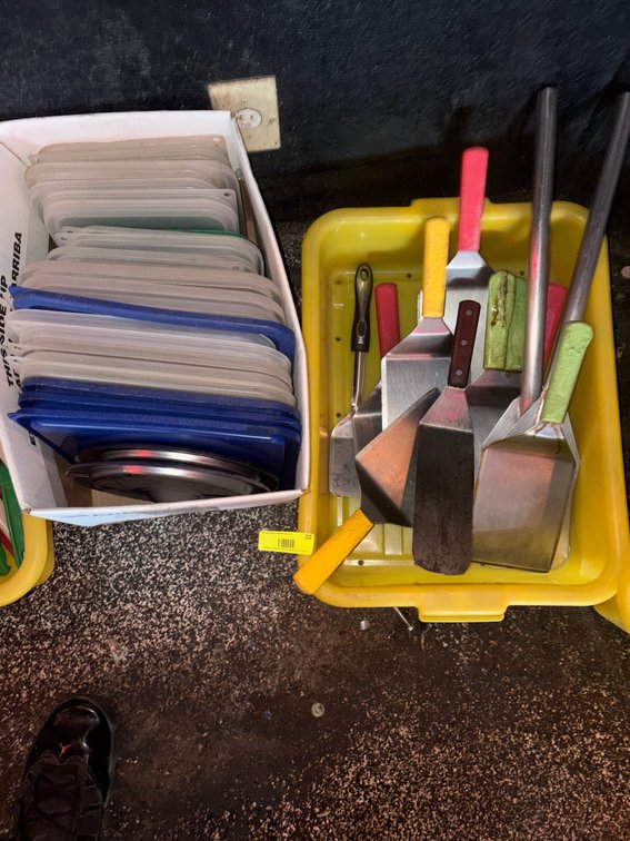 Bar145- Kitchen Spatulas and Container Lids