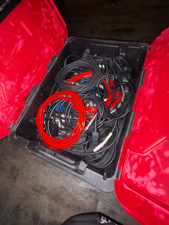 Bar145- Audio Cables with Storage Container