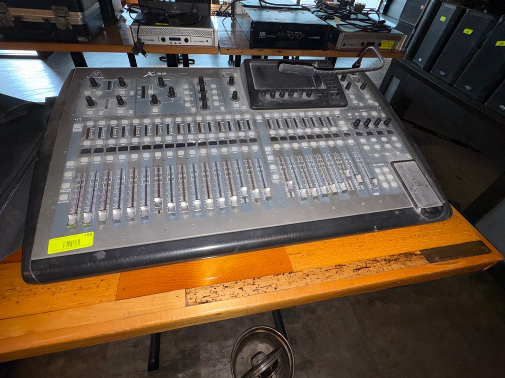 Bar145- Behringer Digital Mixing Console X32