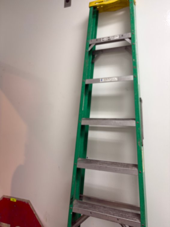 Bar145- 8' Ladder