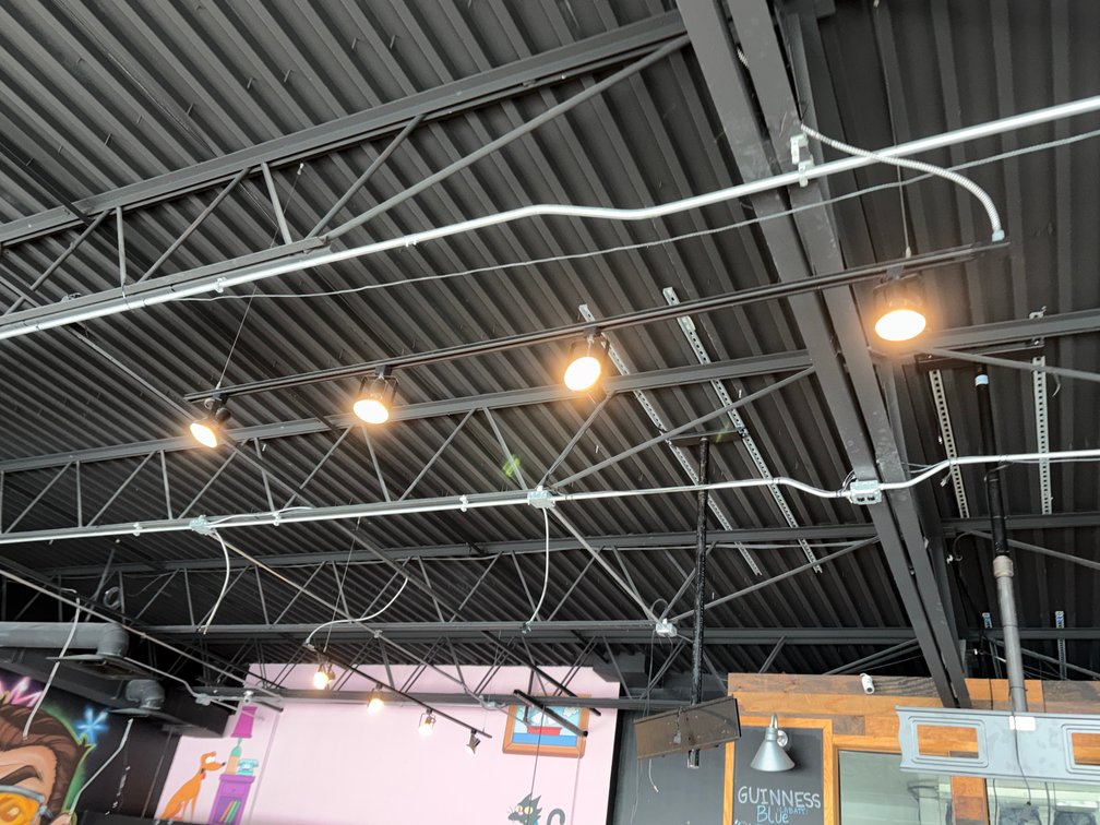 Bar145- (3) Track Lighting In Reset Bar