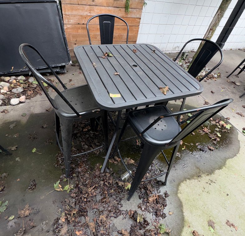 Bar145- Metal Patio Table and (4) Metal Chairs
