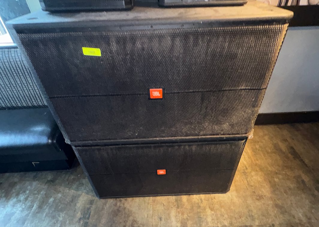 Bar145- (2) JBL Speakers SRX700