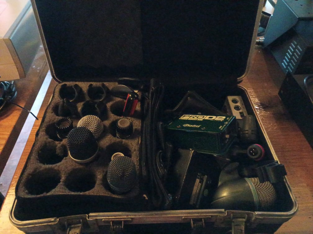 Bar145- Microphones, Direct Box, and Case