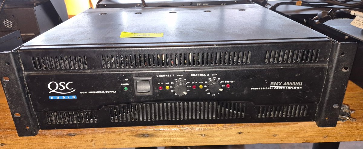 Bar145- QSC Professional Power Amplifier RMX 4050HD