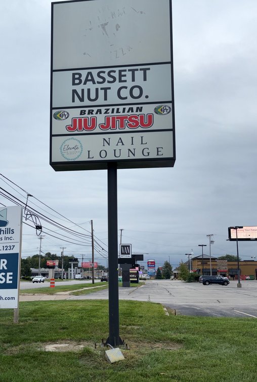 Bar145- Multi-Tenant Lightbox Pole Sign