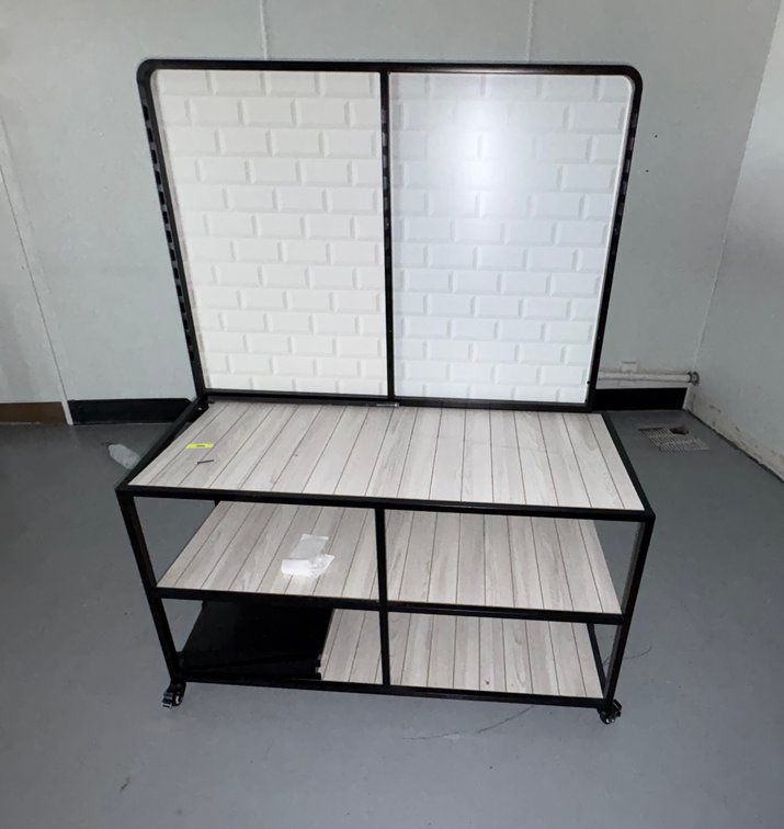 B3- Display Rack