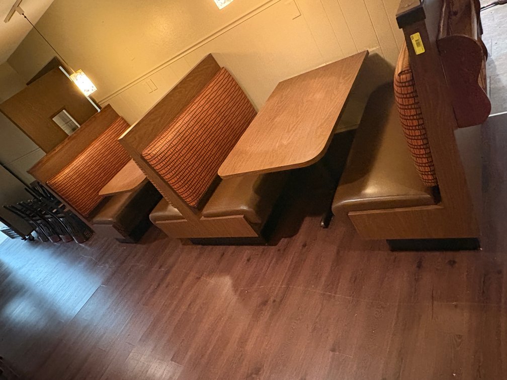 EL- (2) Booths & Table