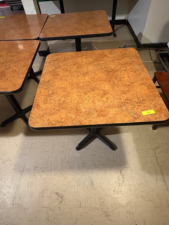 EL- Wood Table