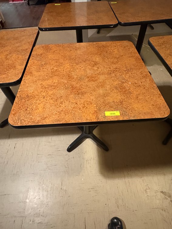 EL- Wood Table
