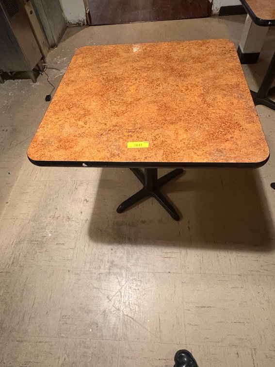 EL- Wood Table
