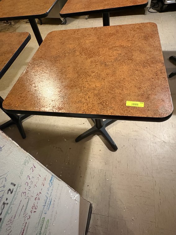 EL- Wood Table