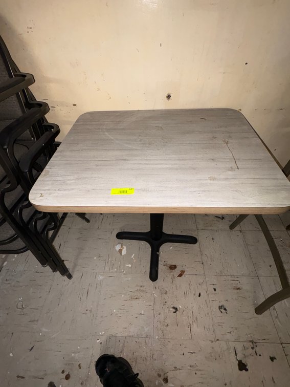 EL- Wood Table