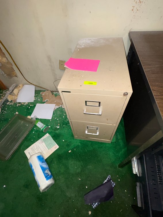 EL- Metal File Cabinet