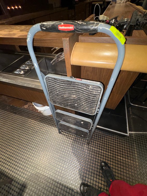 EL- Rubbermaid Step Stool
