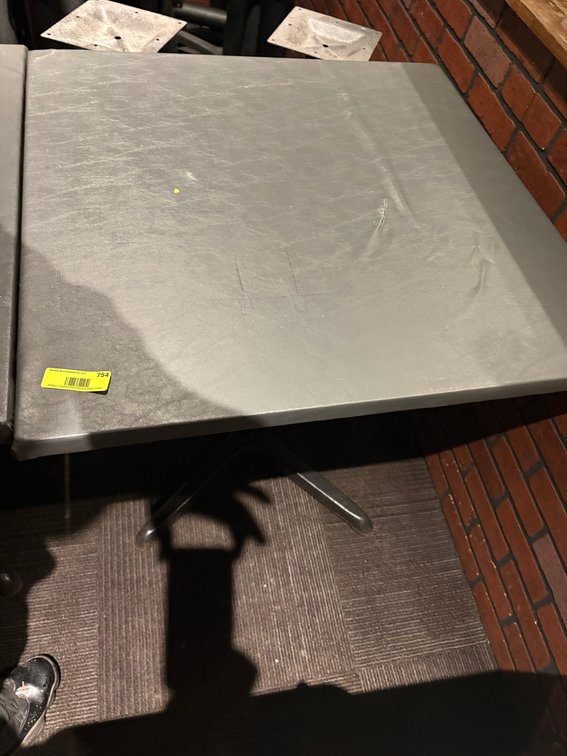 EL- Wood Table