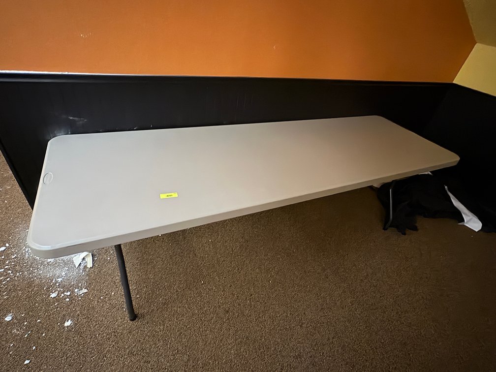 EL- 8' Plastic Table