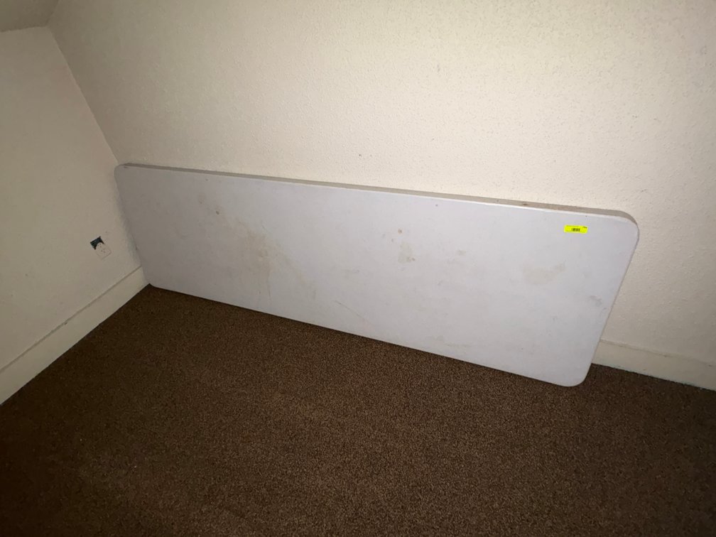 EL- 8' Plastic Table