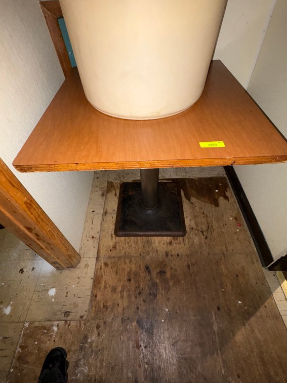 EL- Wood Table