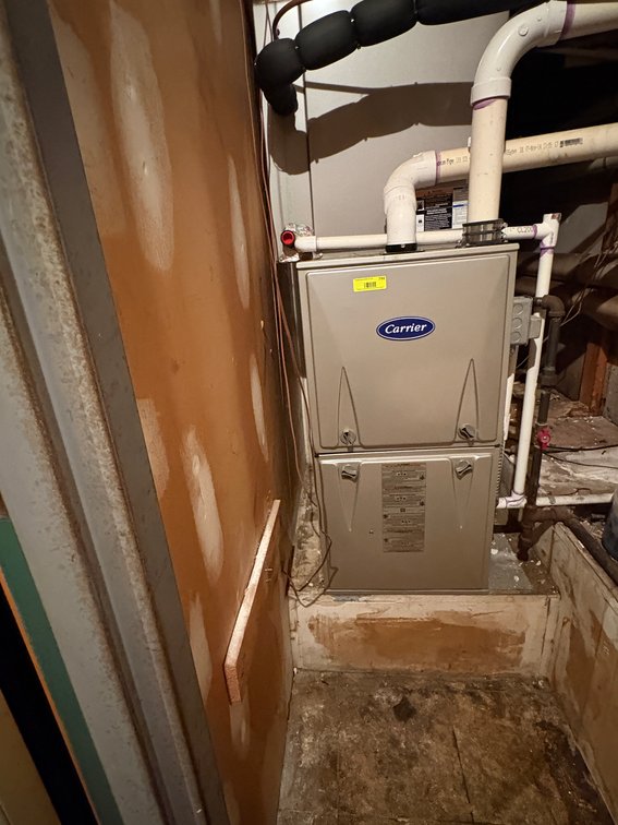 EL- Carrier Furnace & A Frame Air Conditioner Unit