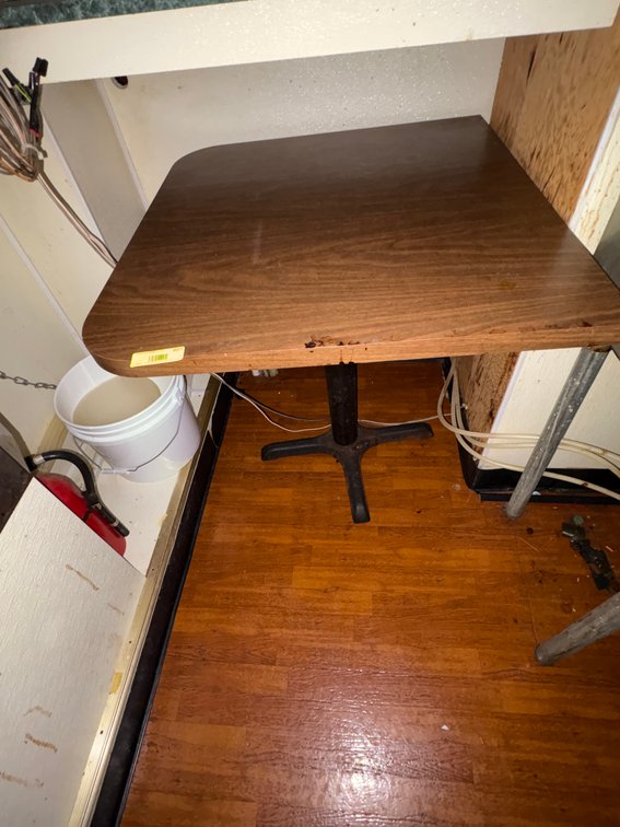 EL- Wood Table