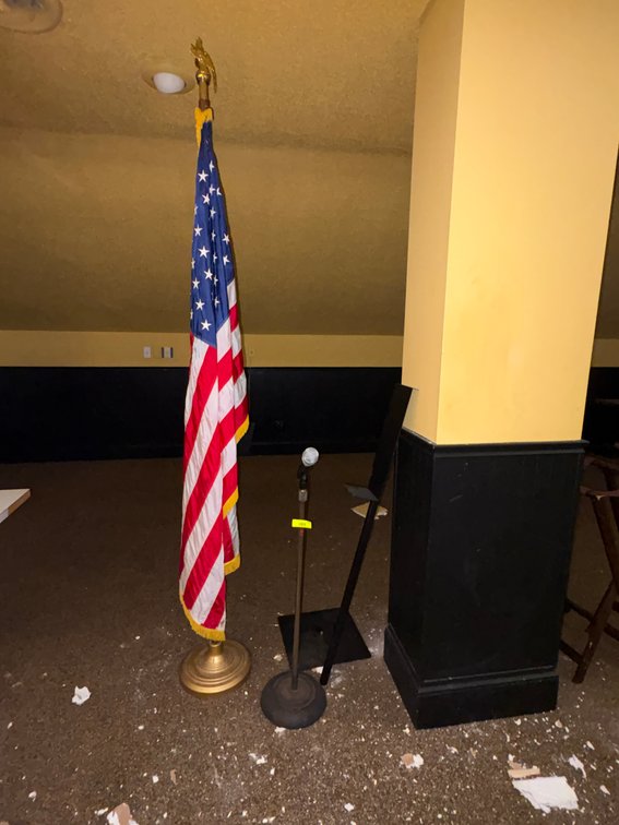 EL- American Flag, Sanitizer Stand, Microphone