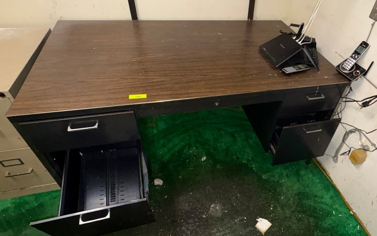 EL- Scrap Desk
