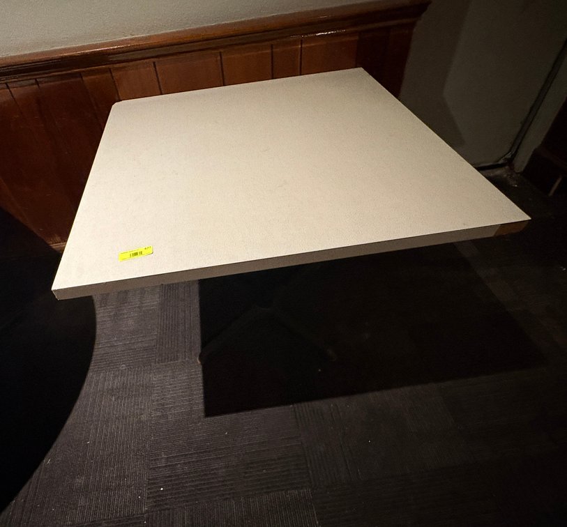 EL- Wood Table