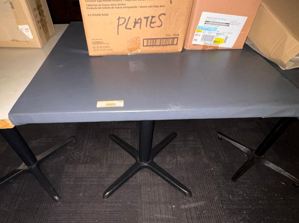 EL- Wood Table