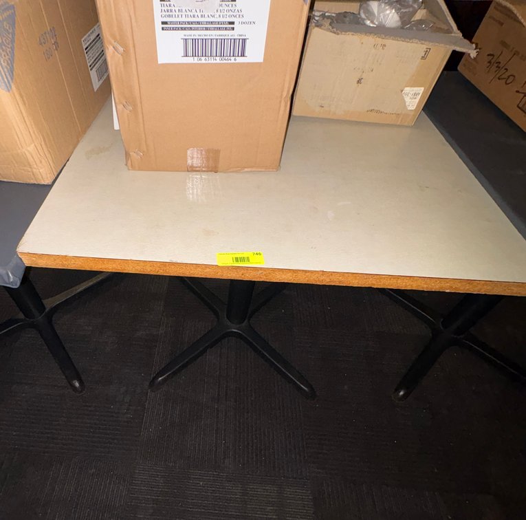 EL- Wood Table
