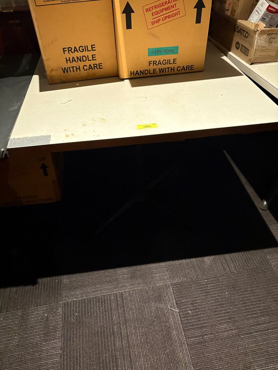 EL- Wood Table