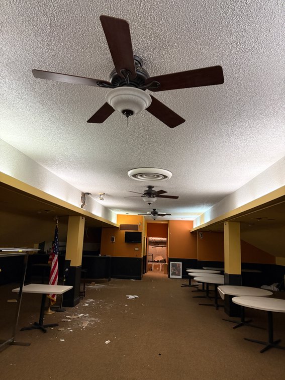 EL- (3) Ceiling Fans