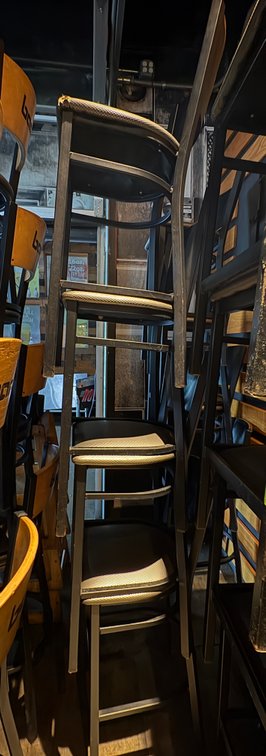 Bar145- (4) Metal Frame Chairs