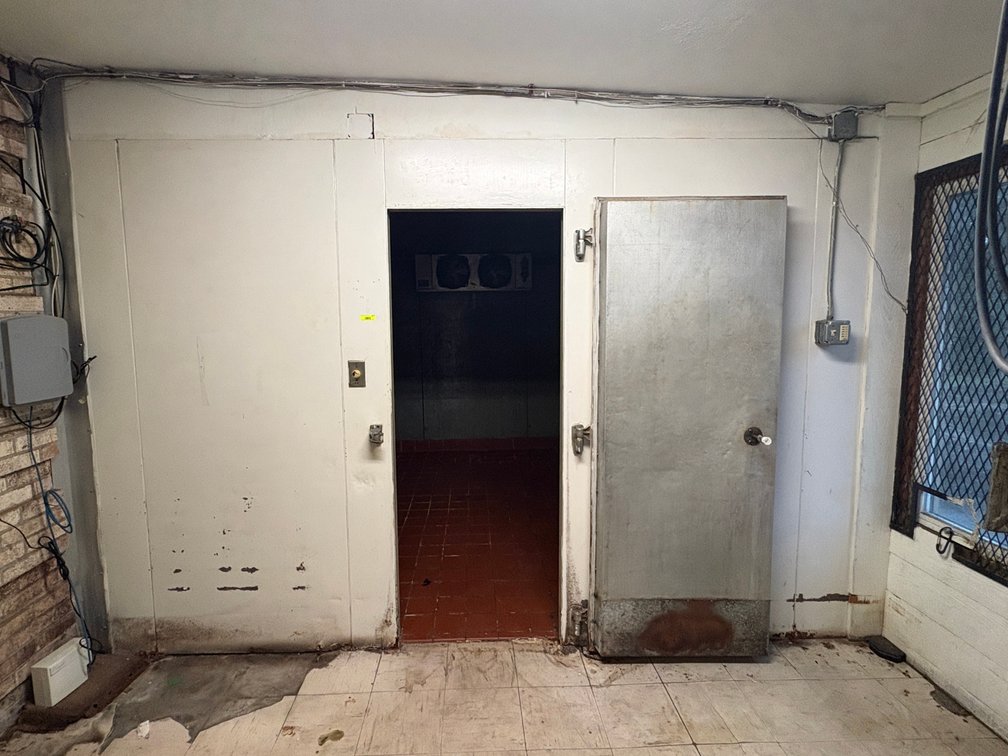 EL- Walk In Cooler