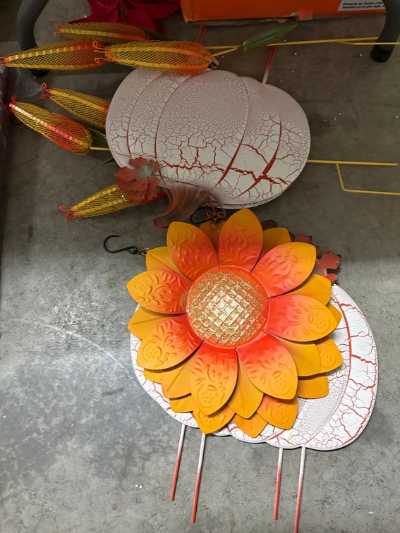 Fall Metal Garden Stakes and Decor