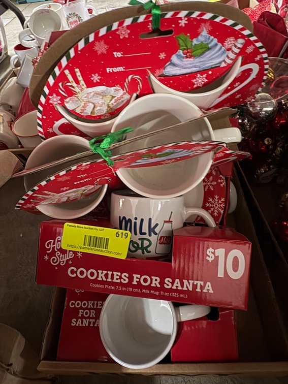 Holiday Style Santa Mug & Plate Sets