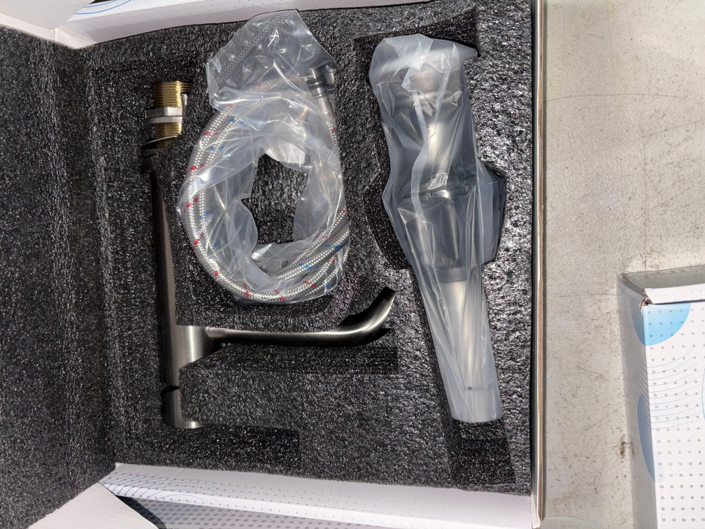 Single-Handle Faucet Set