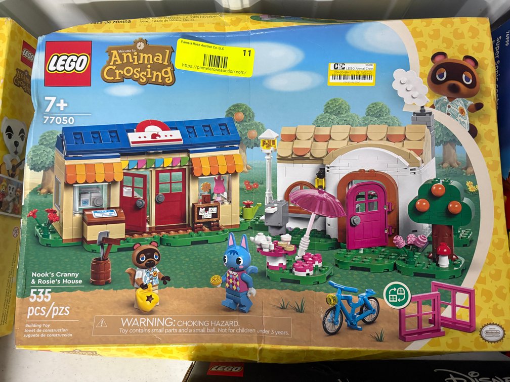 LEGO Nook's Cranny & Rosie's House