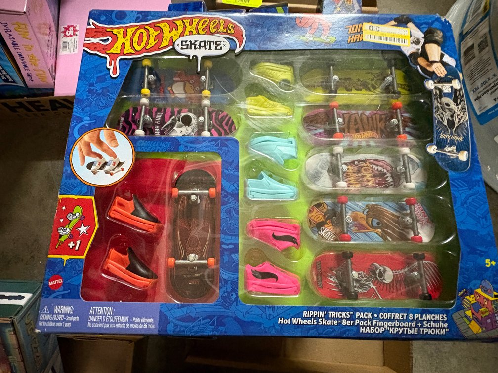 (5) Hot Wheels Skate Fingerboard Sets