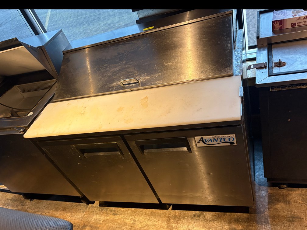 Bar145- Avantco Refrigerated Prep Table