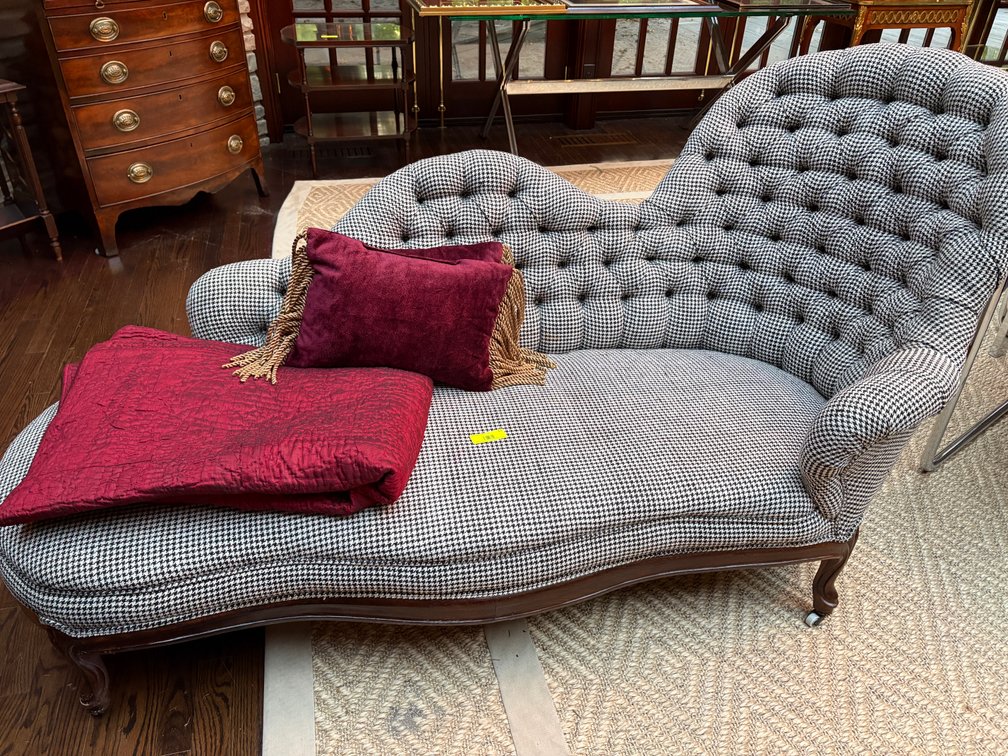 Zone 1-A- Houndstooth Chaise Longue